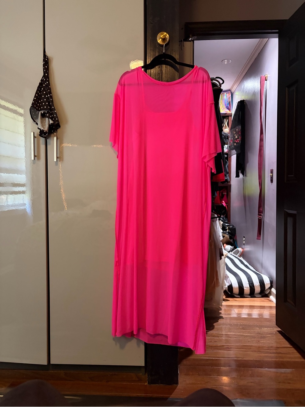 Dressed in LALA oversized Karma Mesh dress Vibrant Hot Pink - Picture 3 of 3